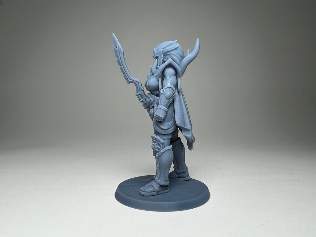 Matriarch Lady Magna. 3D printed mini.